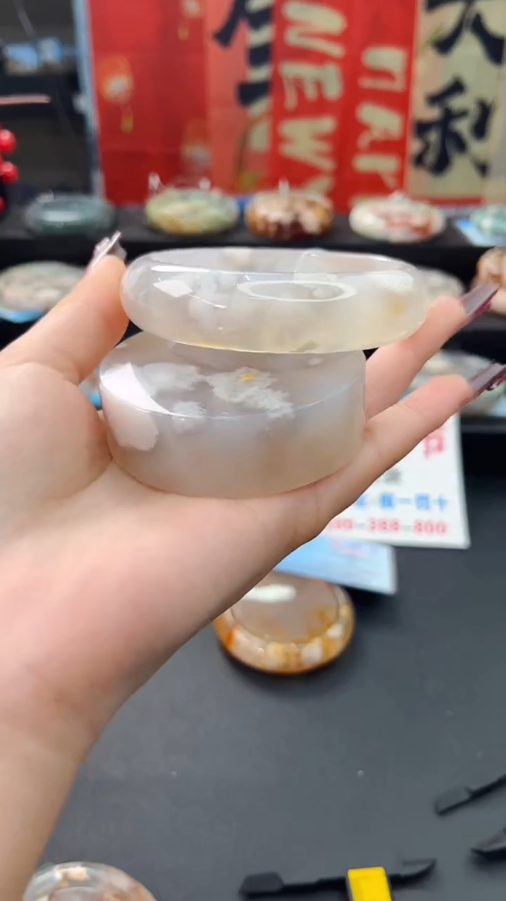 【闪购商品】石英质玉手镯未镶嵌赠送镯心（63圈口）
