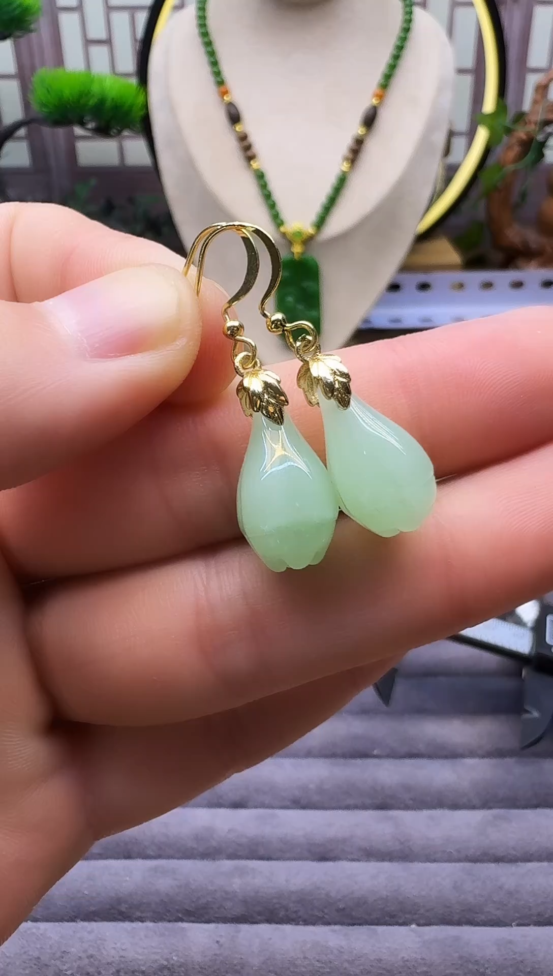 14K金镶嵌和田玉耳饰E102    