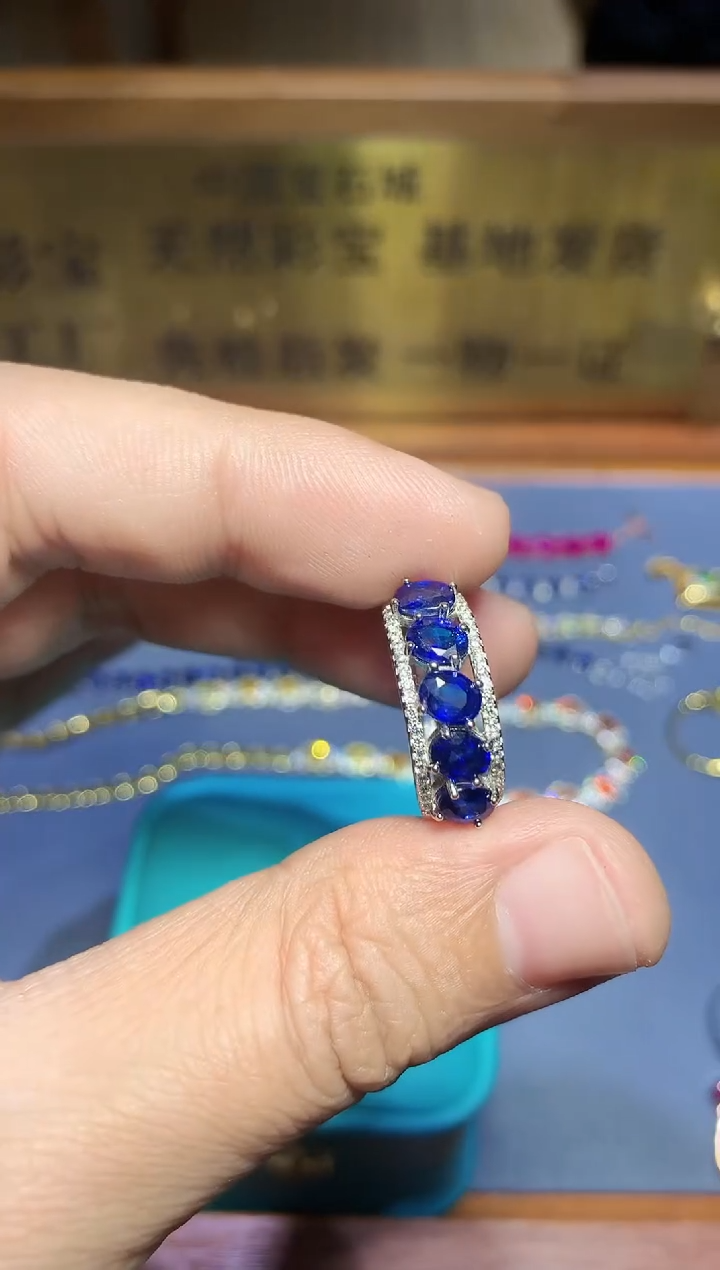 【闪购商品】蓝宝石戒指银S925镶嵌........