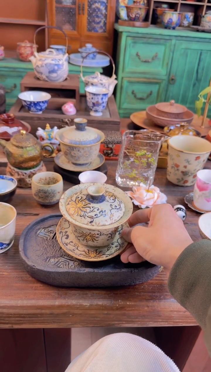 【闪购商品】焦糖青花火石缠枝莲天圆地方三才盖碗