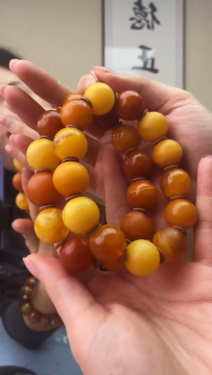 琥珀未镶嵌珠宝奇石T036 16微瑕假一罚十，多样性发一件