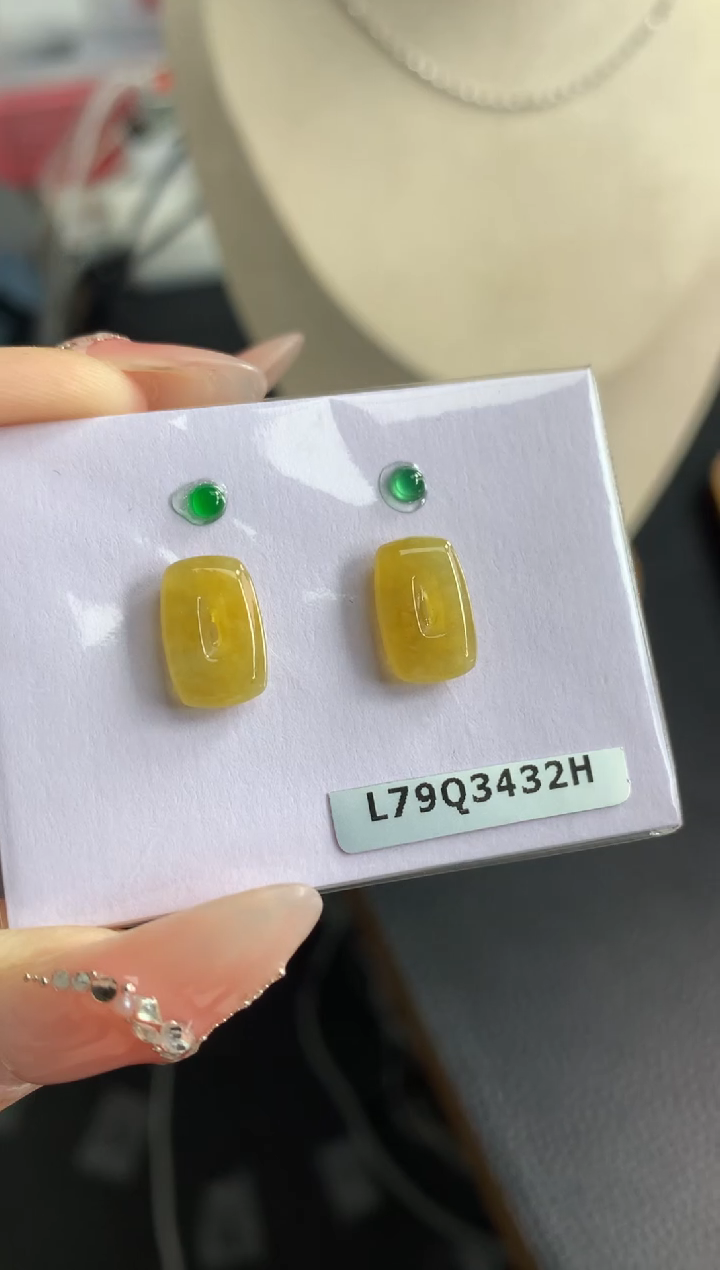 【闪购商品】定制翡翠未镶嵌一对方糖