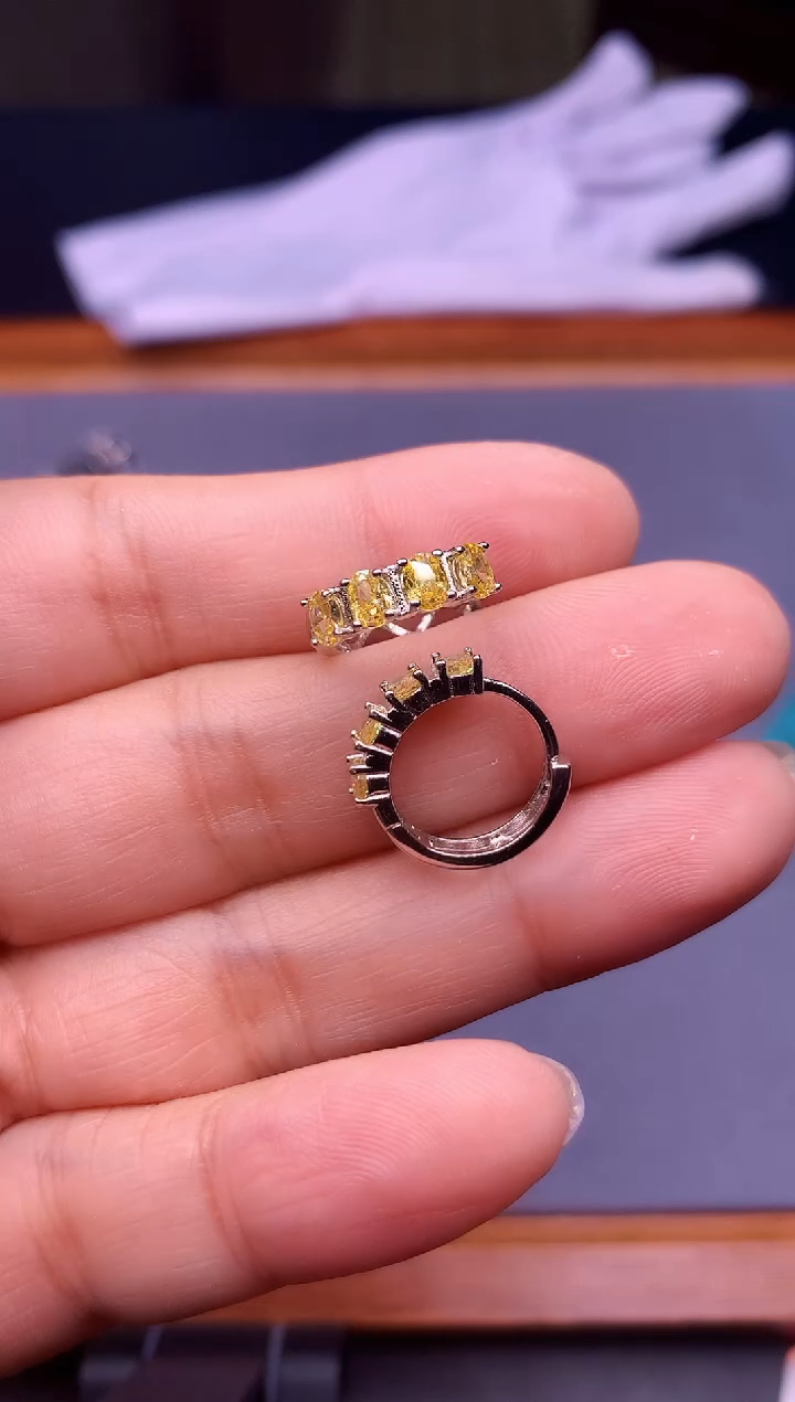 【闪购商品】蓝宝石耳饰银S925镶嵌............