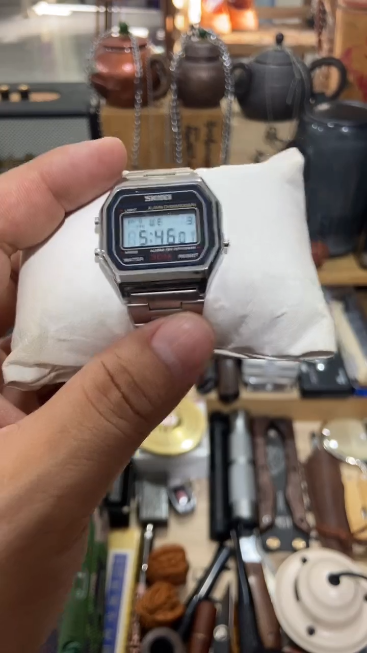 瓷片闪购商品  如图所示