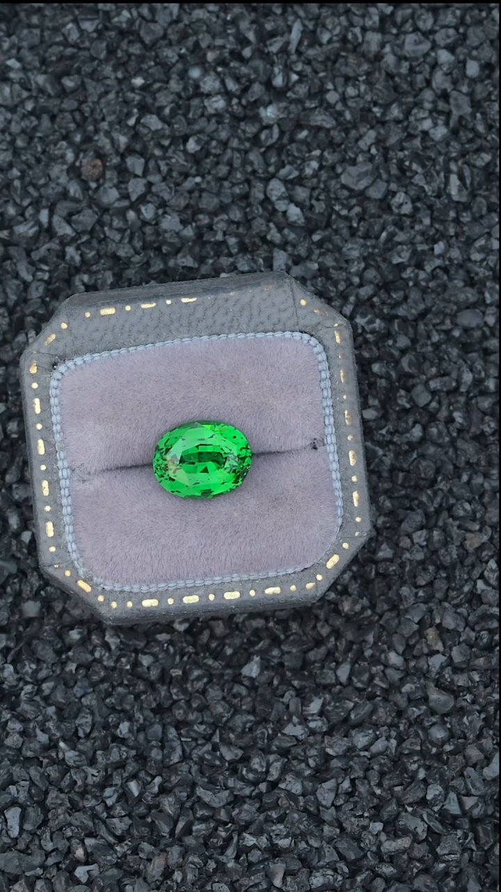 【闪购商品】石榴石（沙弗莱）裸石未镶嵌3.04克拉