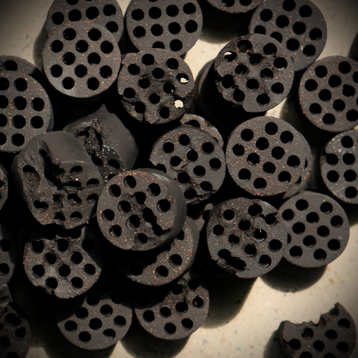 「煤球盖置」 手工紫砂香插 黑段泥茶周边雕塑小摆件 