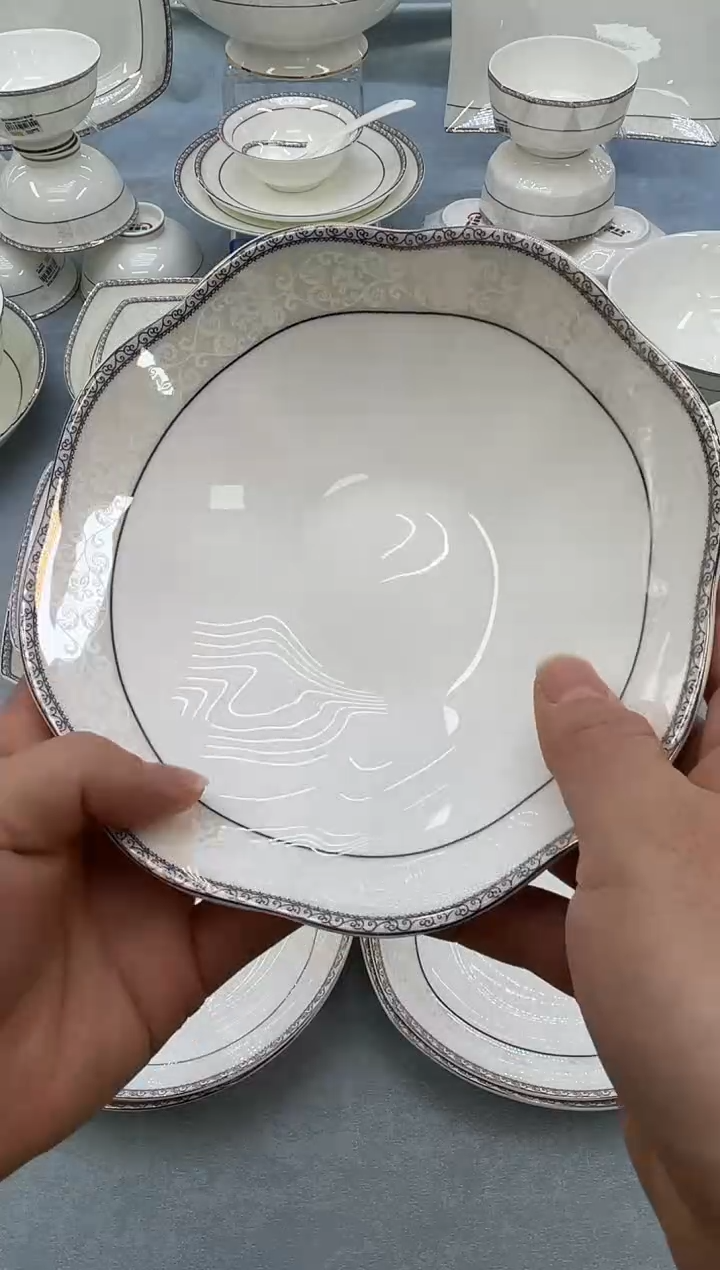 骨瓷玲珑7花2个  