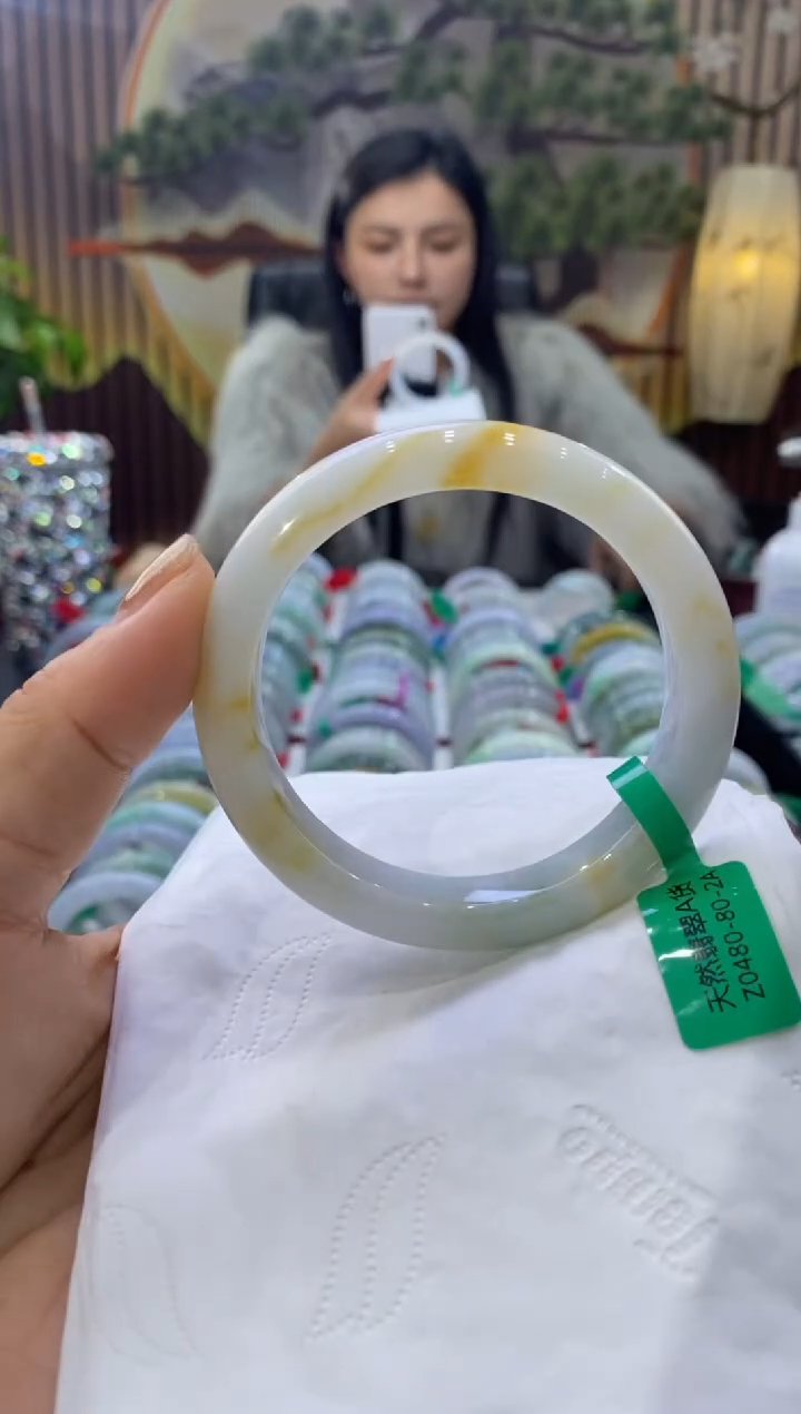 【闪购商品】翡翠手镯未镶嵌多人06553