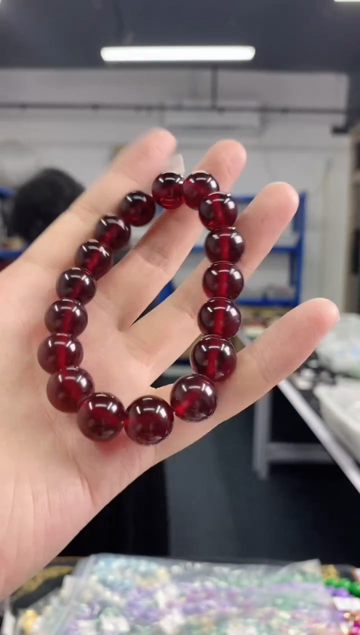 未镶嵌血珀裸石多样性发其一颜色微差