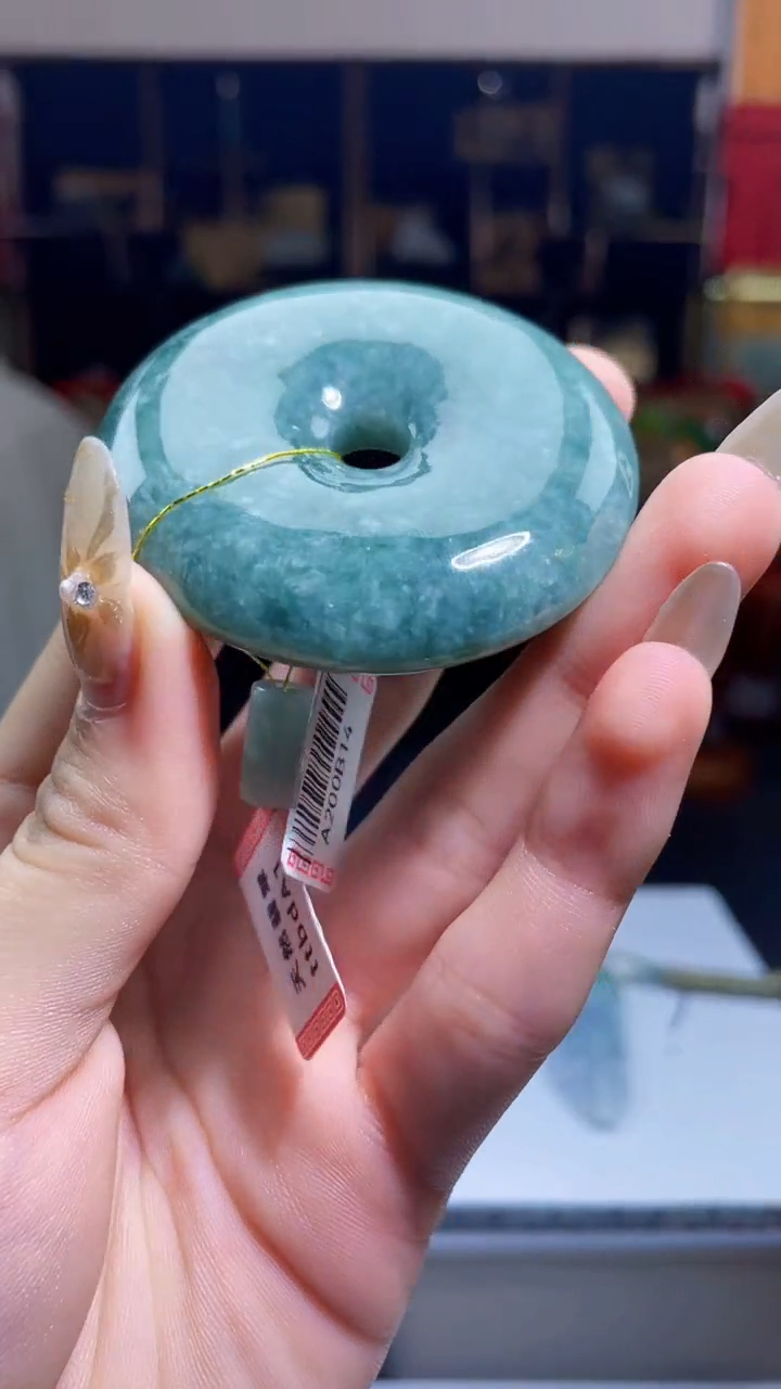 【闪购商品】翡翠吊坠(不含链)未镶嵌A141