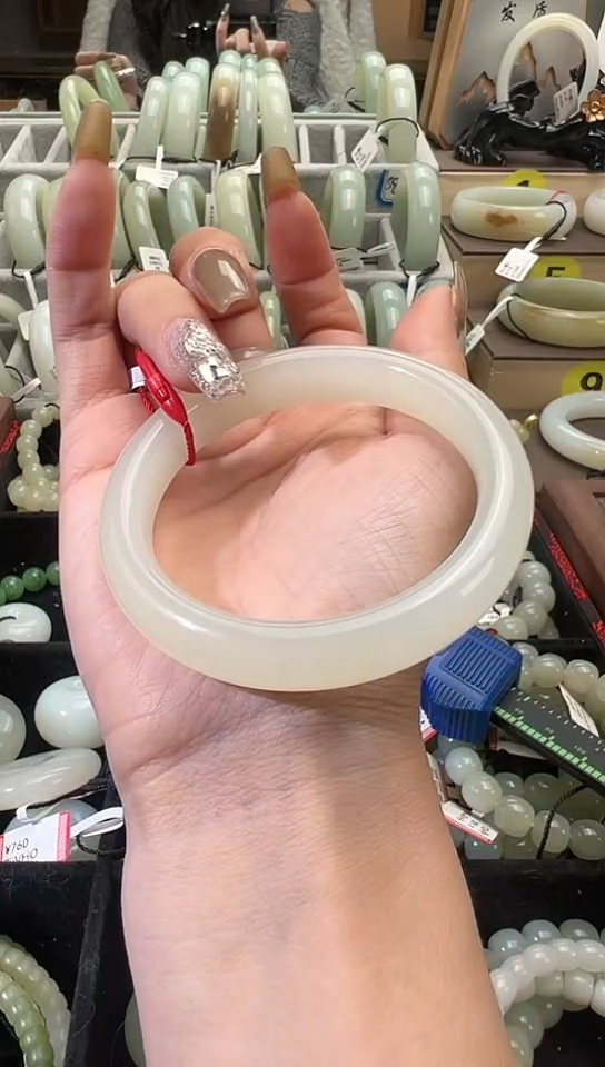 【闪购商品】和田玉手镯未镶嵌青海料白玉手镯52+/43.6克