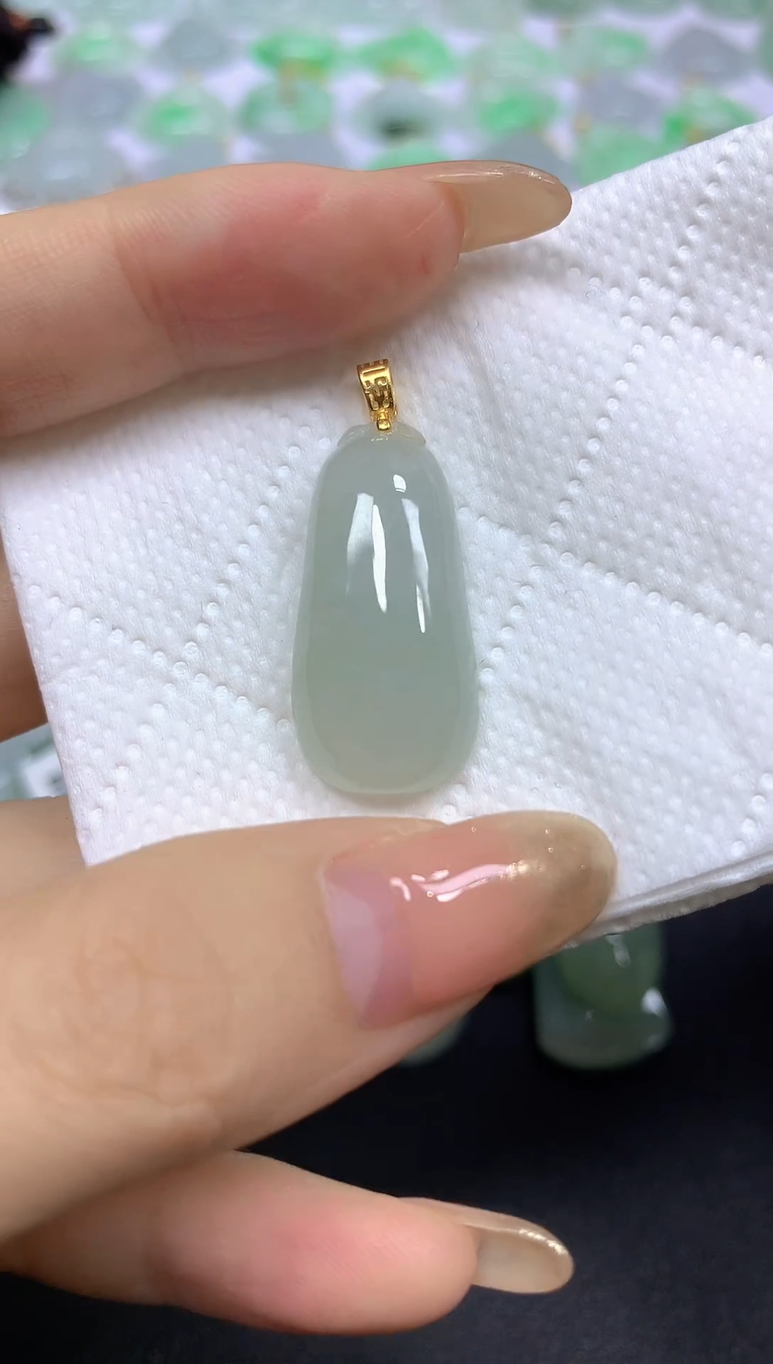 颈饰未镶嵌翡翠 