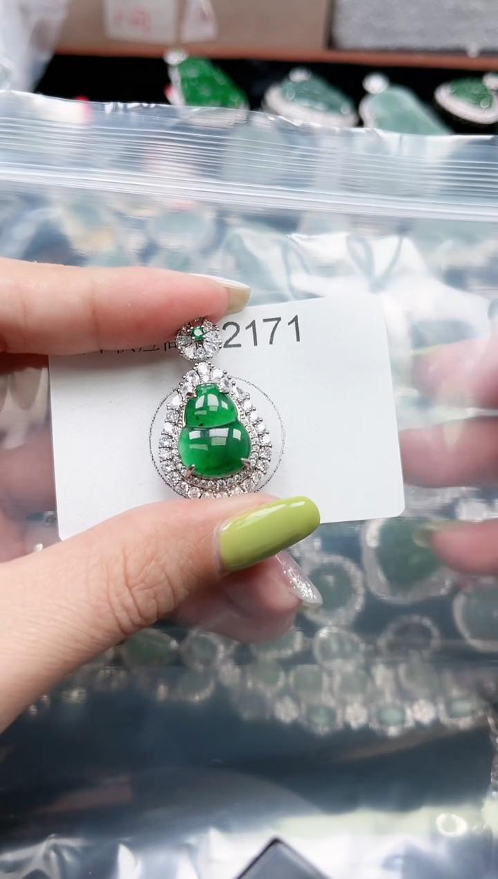 【闪购商品】翡翠颈饰未镶嵌赠皮绳2171