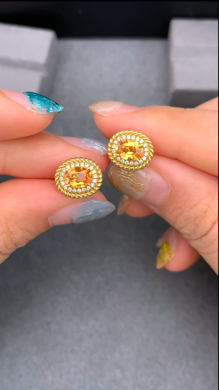 【闪购商品】石榴石（芬达石）耳饰18K金镶嵌1.8克拉