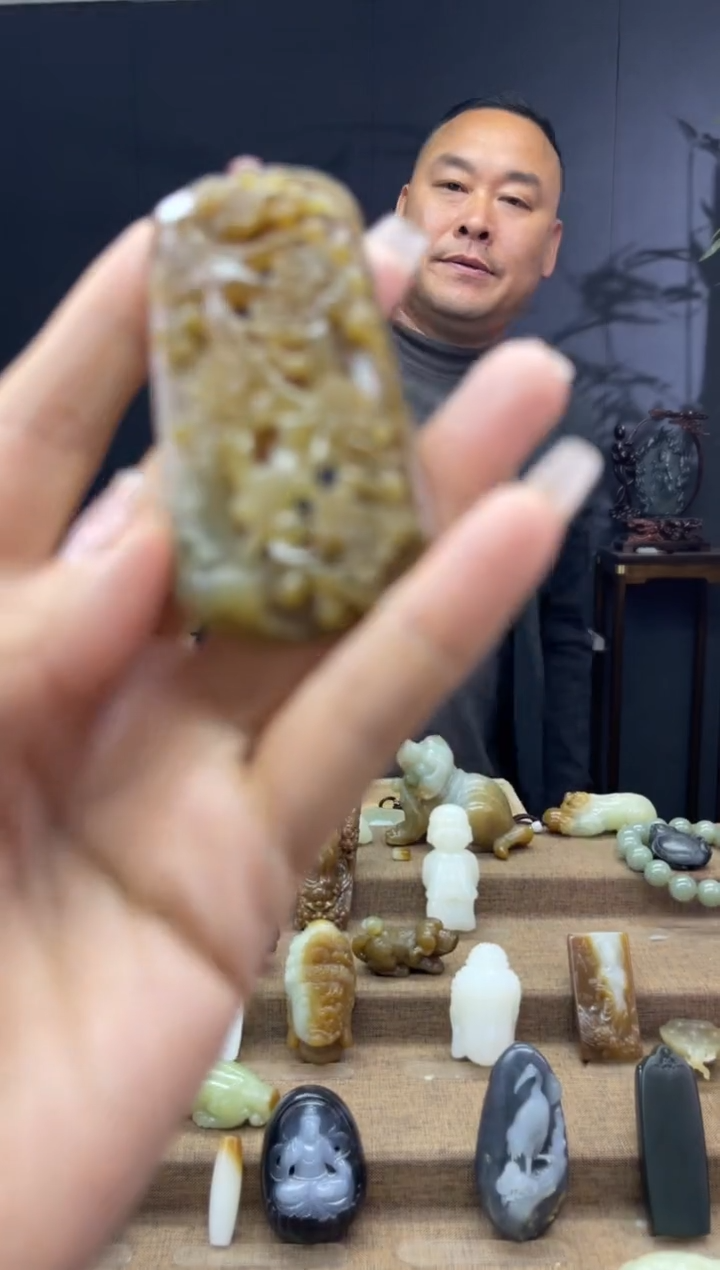 颈饰未镶嵌和田玉1