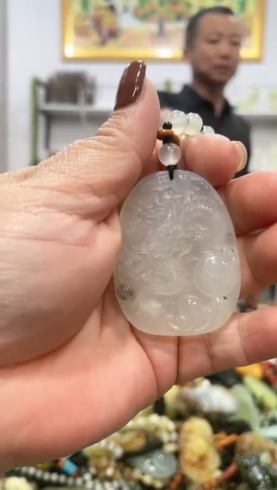 未镶嵌岫玉吊坠   