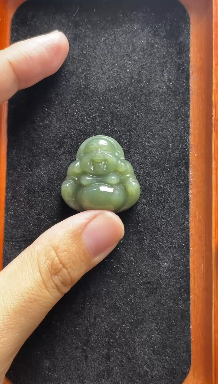 颈饰未镶嵌和田玉佛公