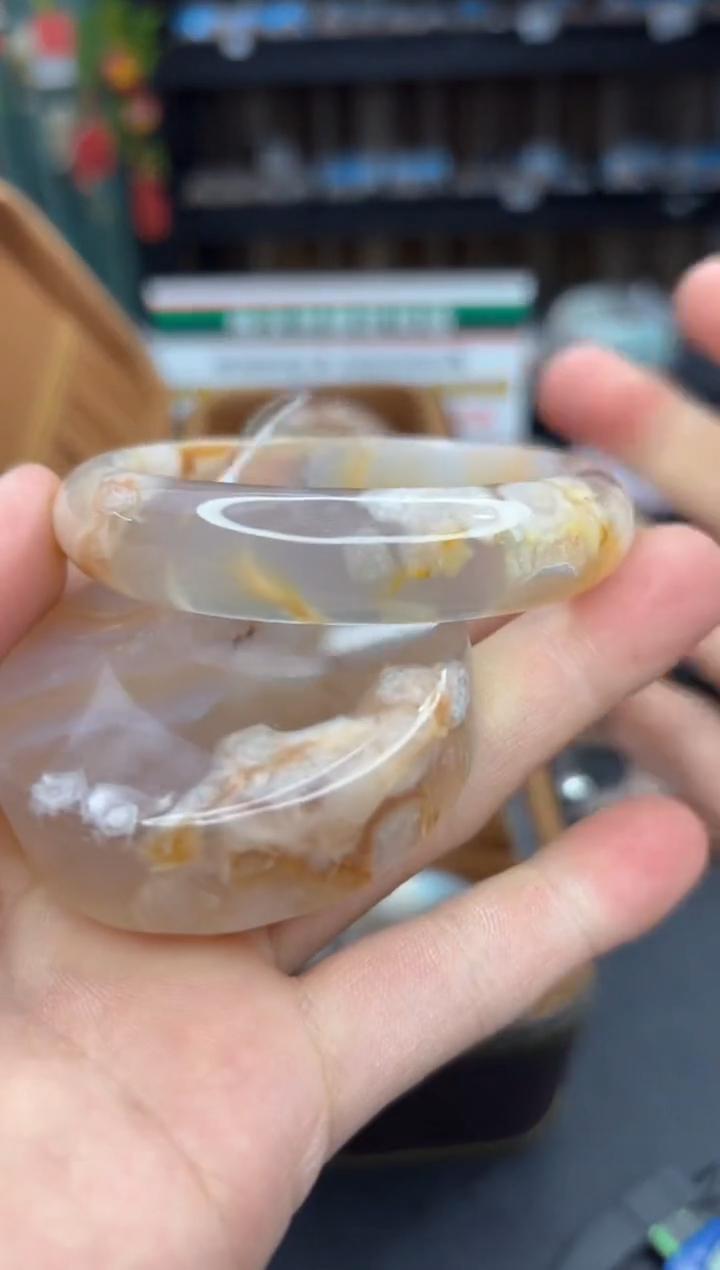 【闪购商品】石英质玉手镯未镶嵌2104（58圈赠送镯心）