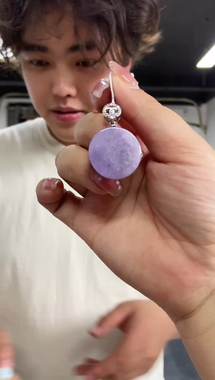 【闪购商品】翡翠吊坠(不含链)未镶嵌多样性发其一，颜色微差