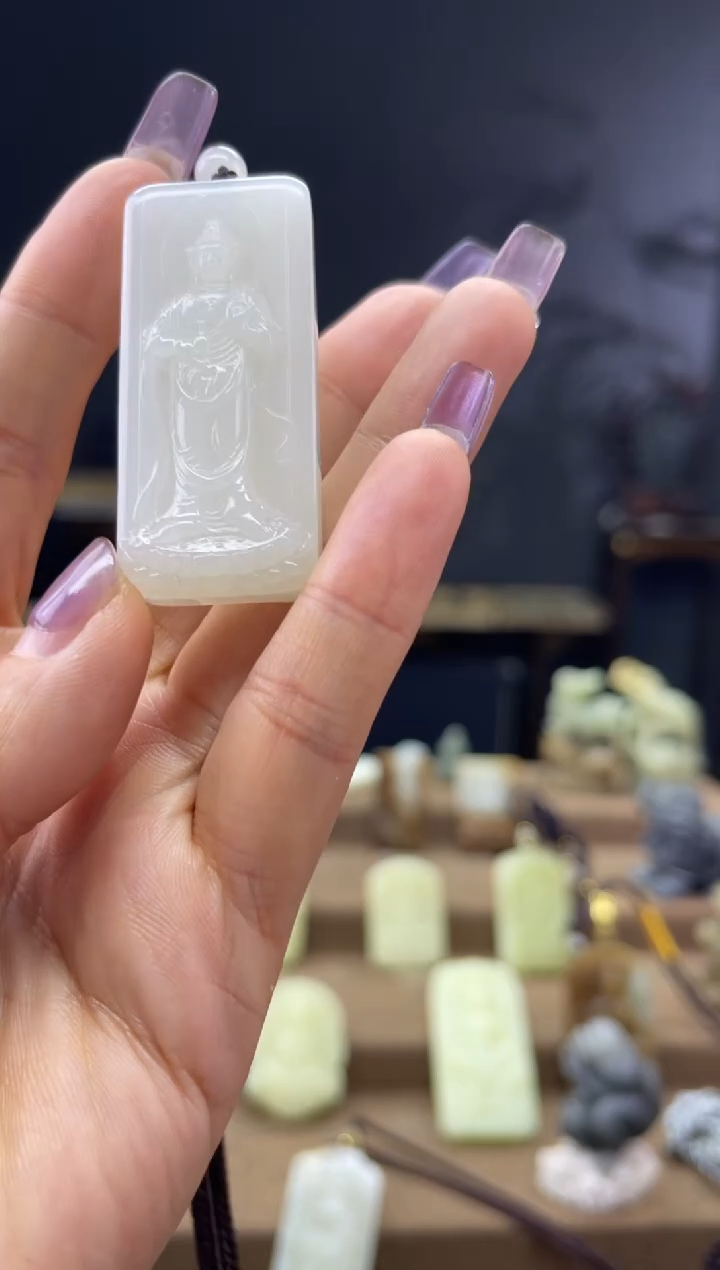 颈饰未镶嵌和田玉1