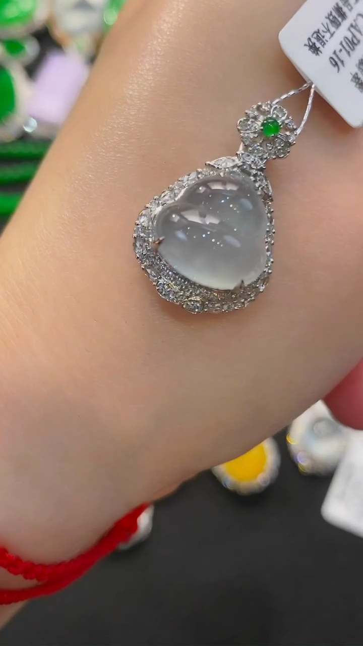 【闪购商品】翡翠颈饰18K金镶嵌吊坠