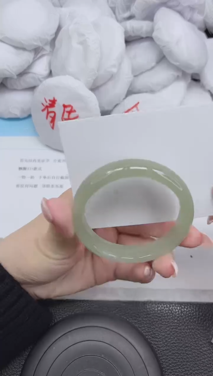 未镶嵌手镯石英质玉65-54.5