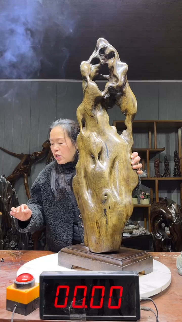 【闪购商品】阴沉木金丝楠随形摆件