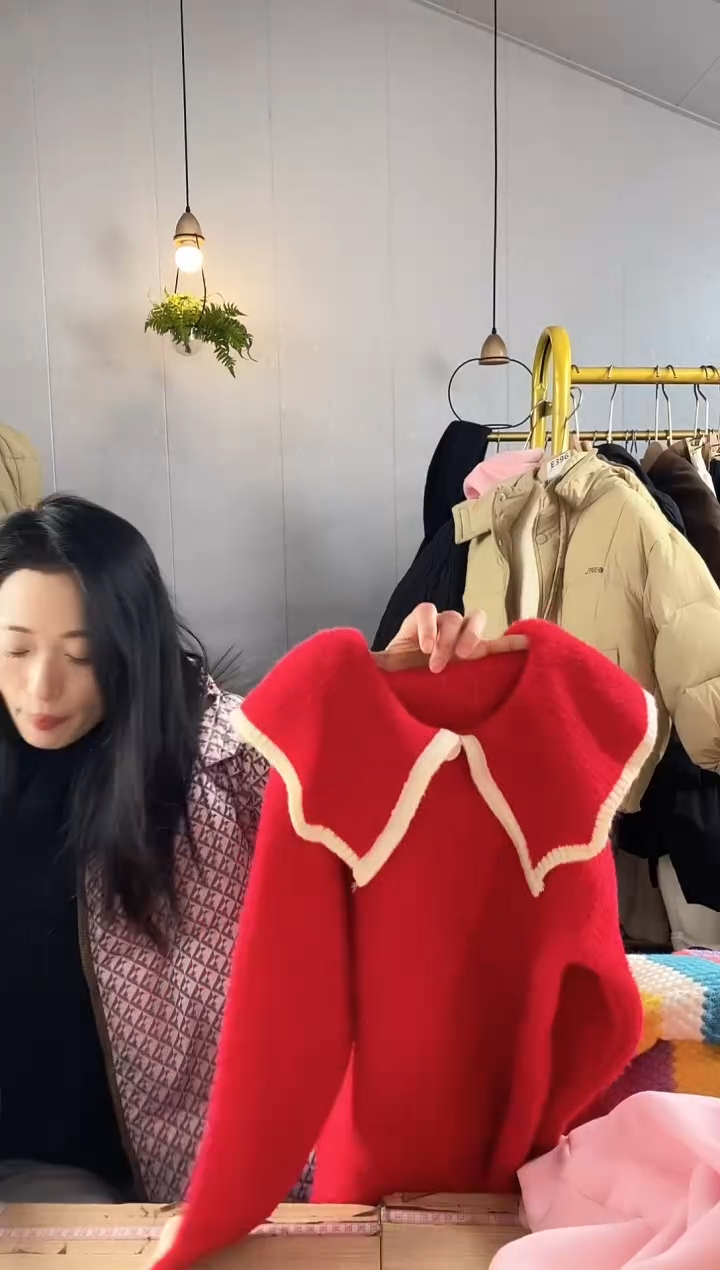 130码翻领红色毛衣【802