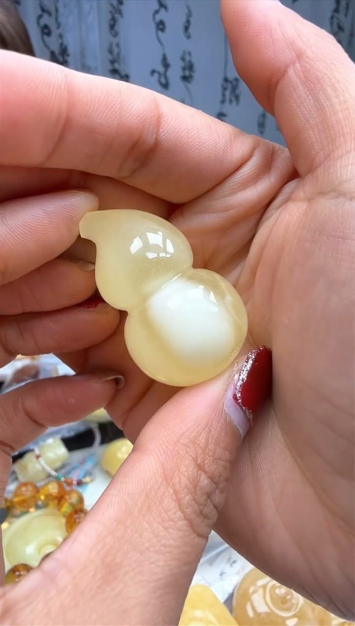 【闪购商品】琥珀裸石未镶嵌挂坠