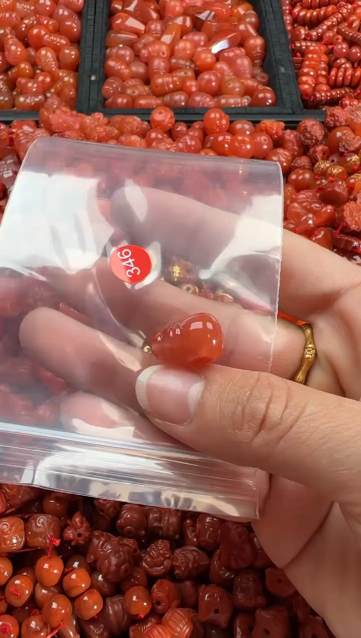 【闪购商品】南红玛瑙颈饰未镶嵌1