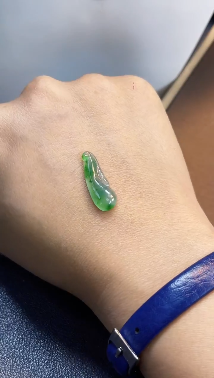 裸石翡翠冰丽90福瓜21*8.1*3.4