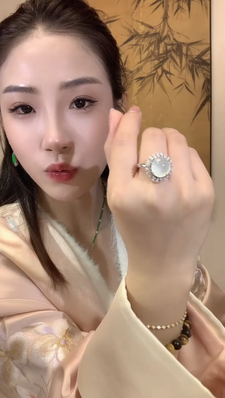 【闪购商品】翡翠戒指18K金镶嵌A60翡翠