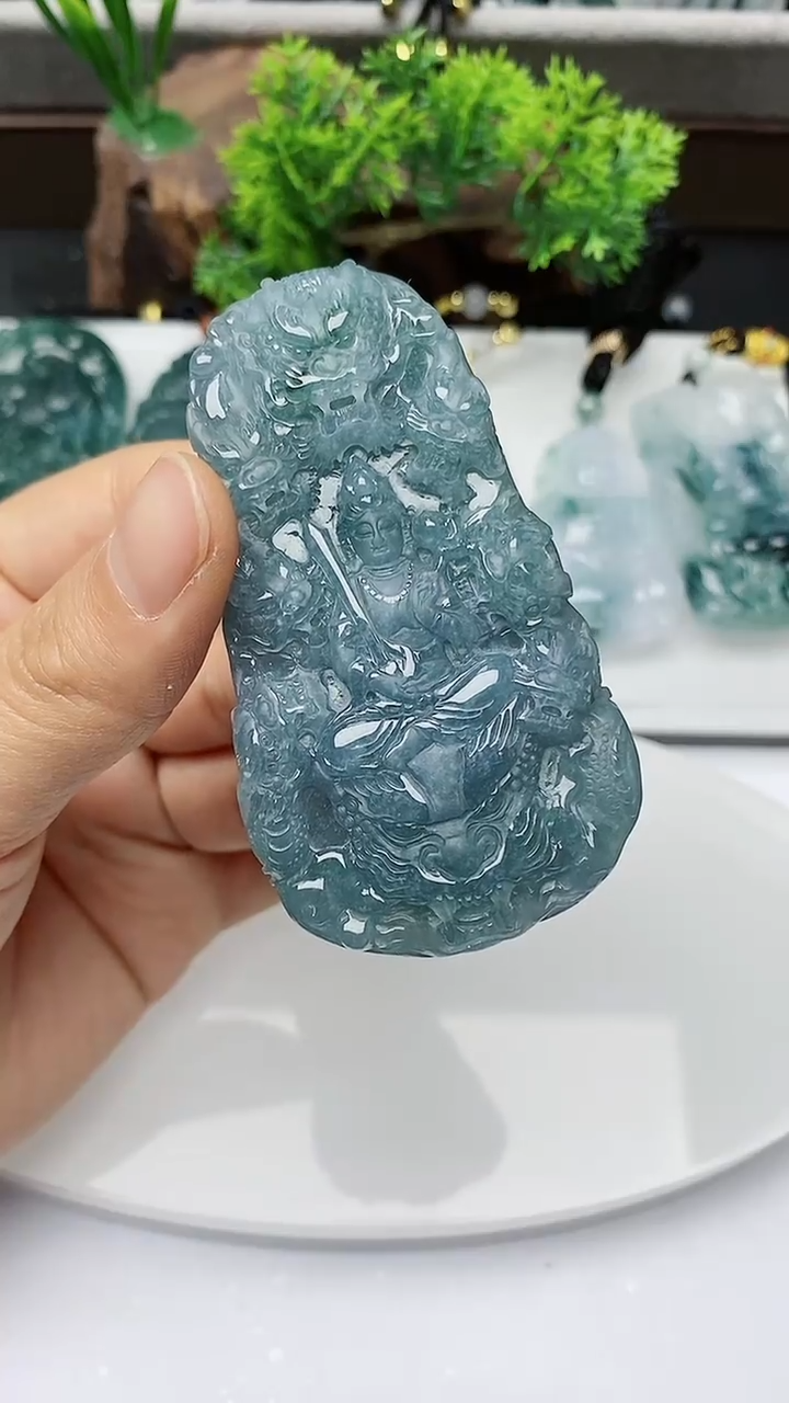 【闪购商品】翡翠颈饰未镶嵌        