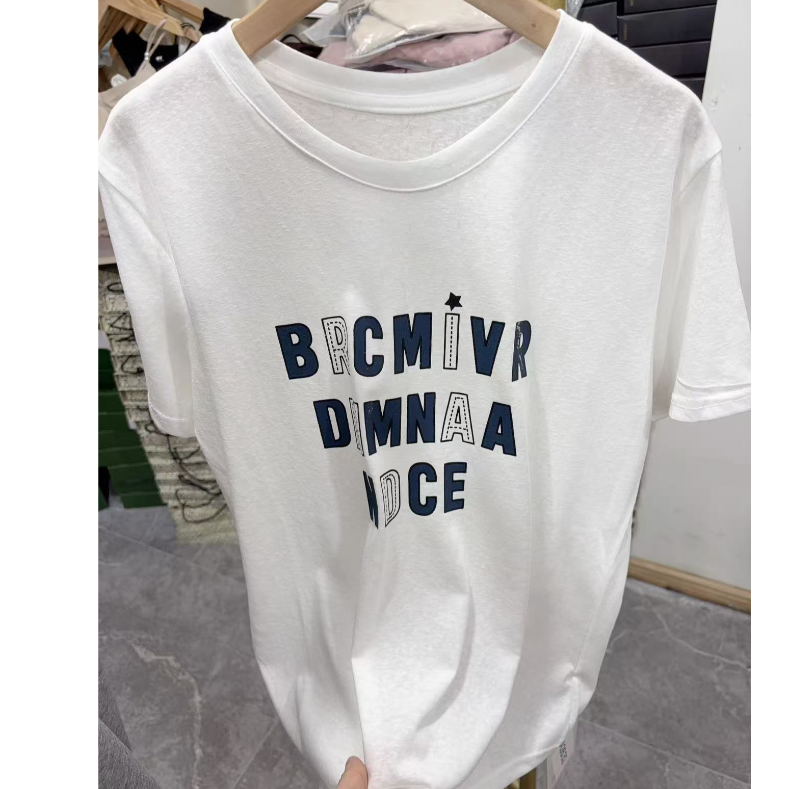 A2632白BR星英文句印花短袖