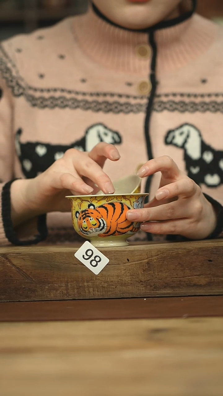 设计师手作款泥古手绘系列盖碗