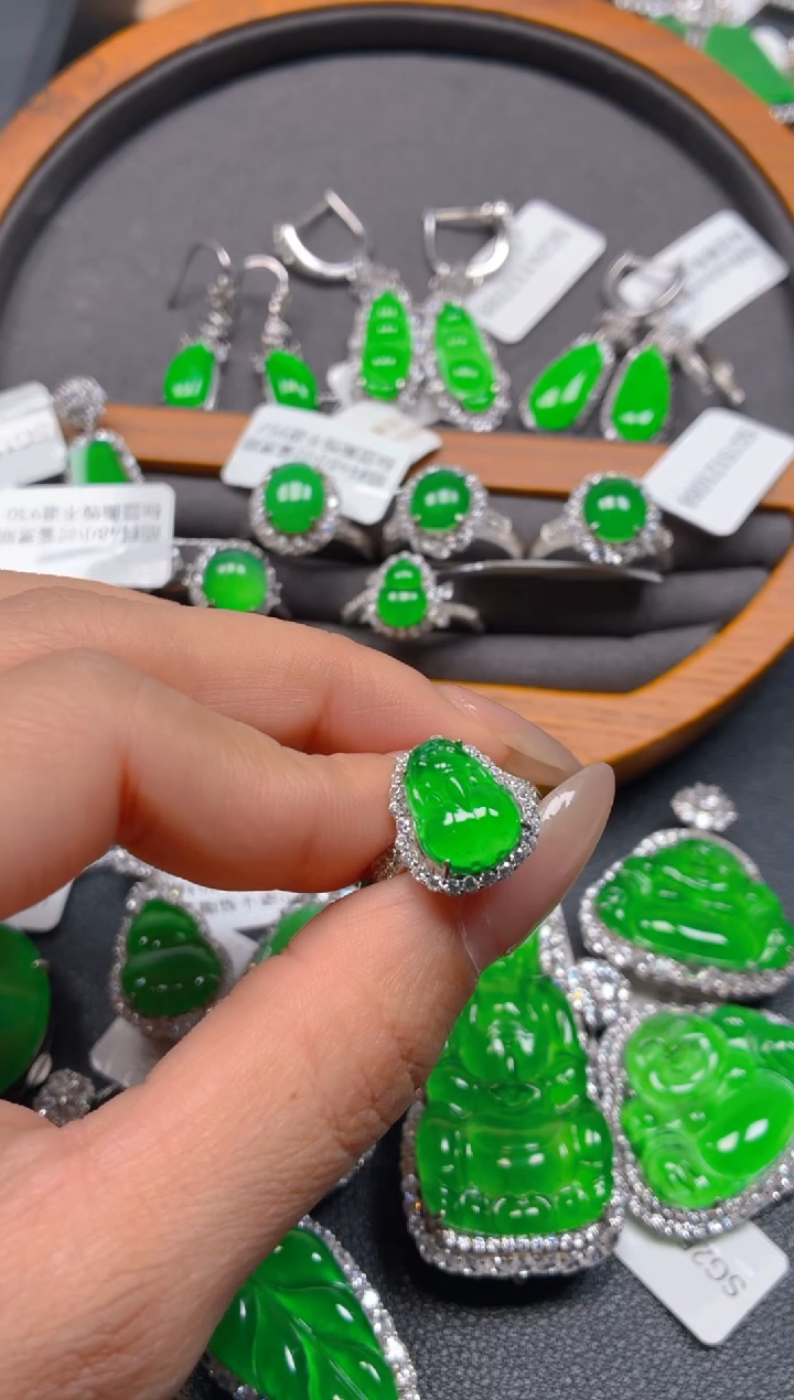 银S925镶嵌翡翠耳饰1