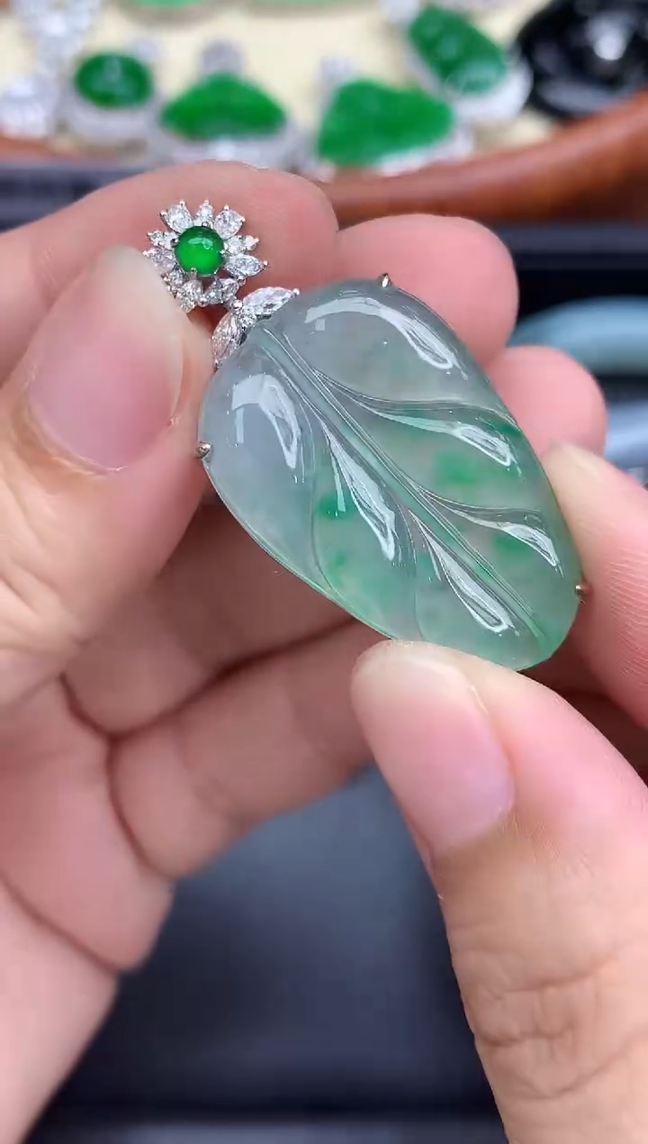 颈饰18K金镶嵌翡翠626-中国好珍宝