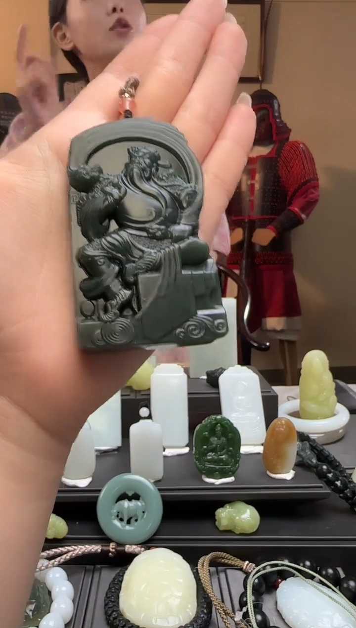 【闪购商品】和田玉青玉关公牌未镶嵌吊坠