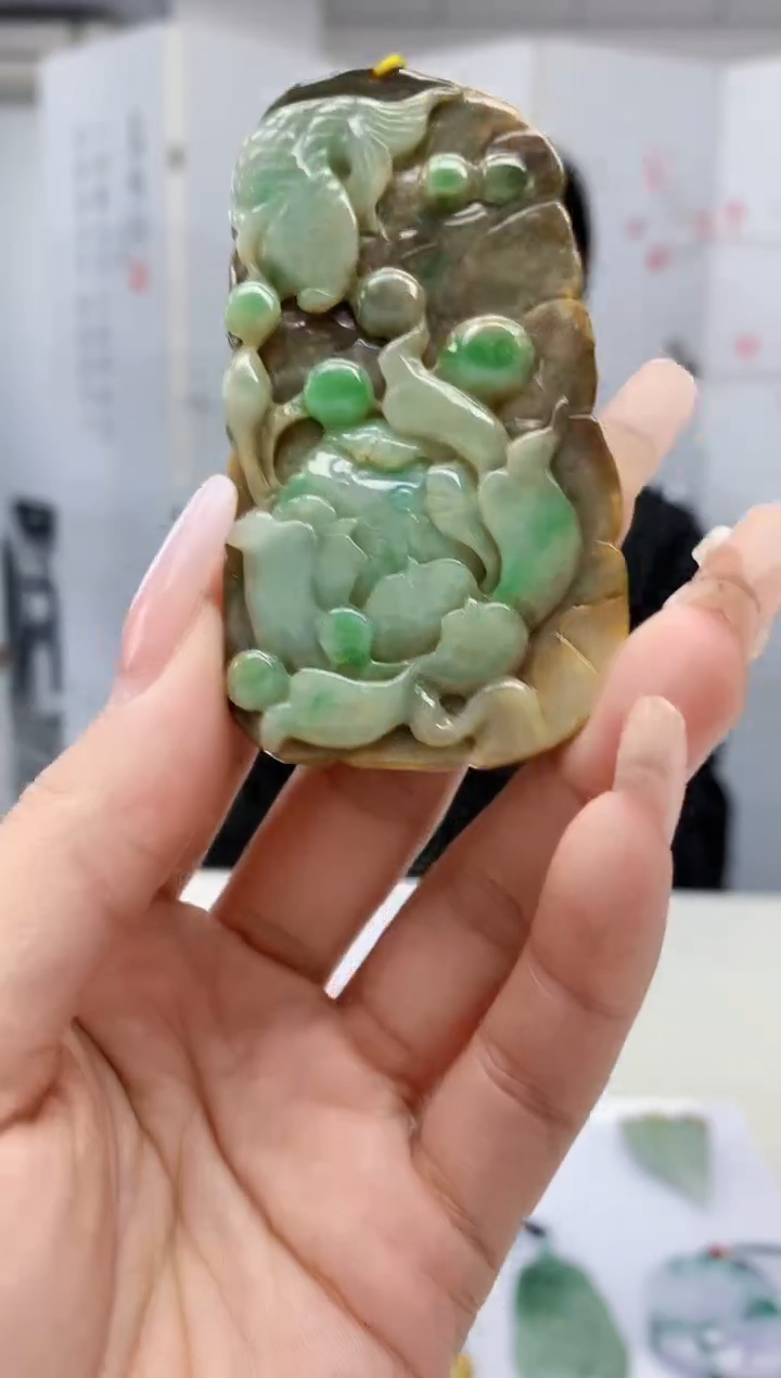 【闪购商品】定制翡翠未镶嵌5153lr-毛货挂件155
