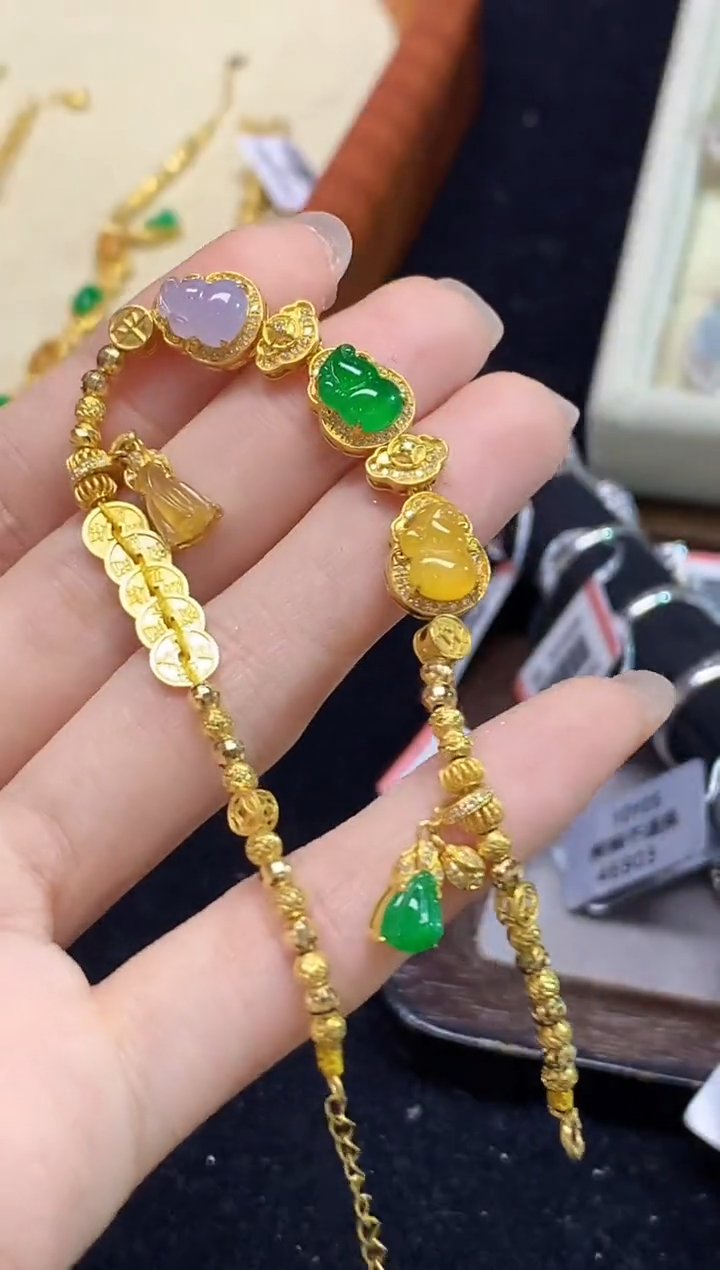 18K金镶嵌手链翡翠多样性发其一