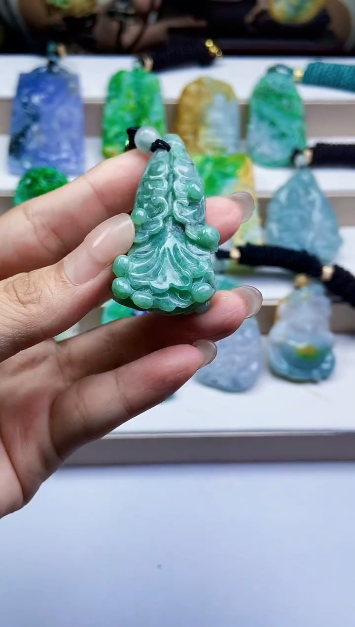 颈饰未镶嵌翡翠翡翠A货