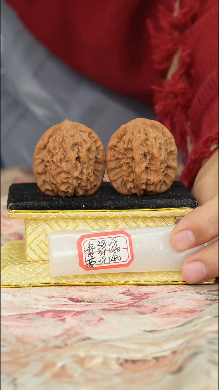 【闪购商品】文玩核桃把件非嫁接马老四有修