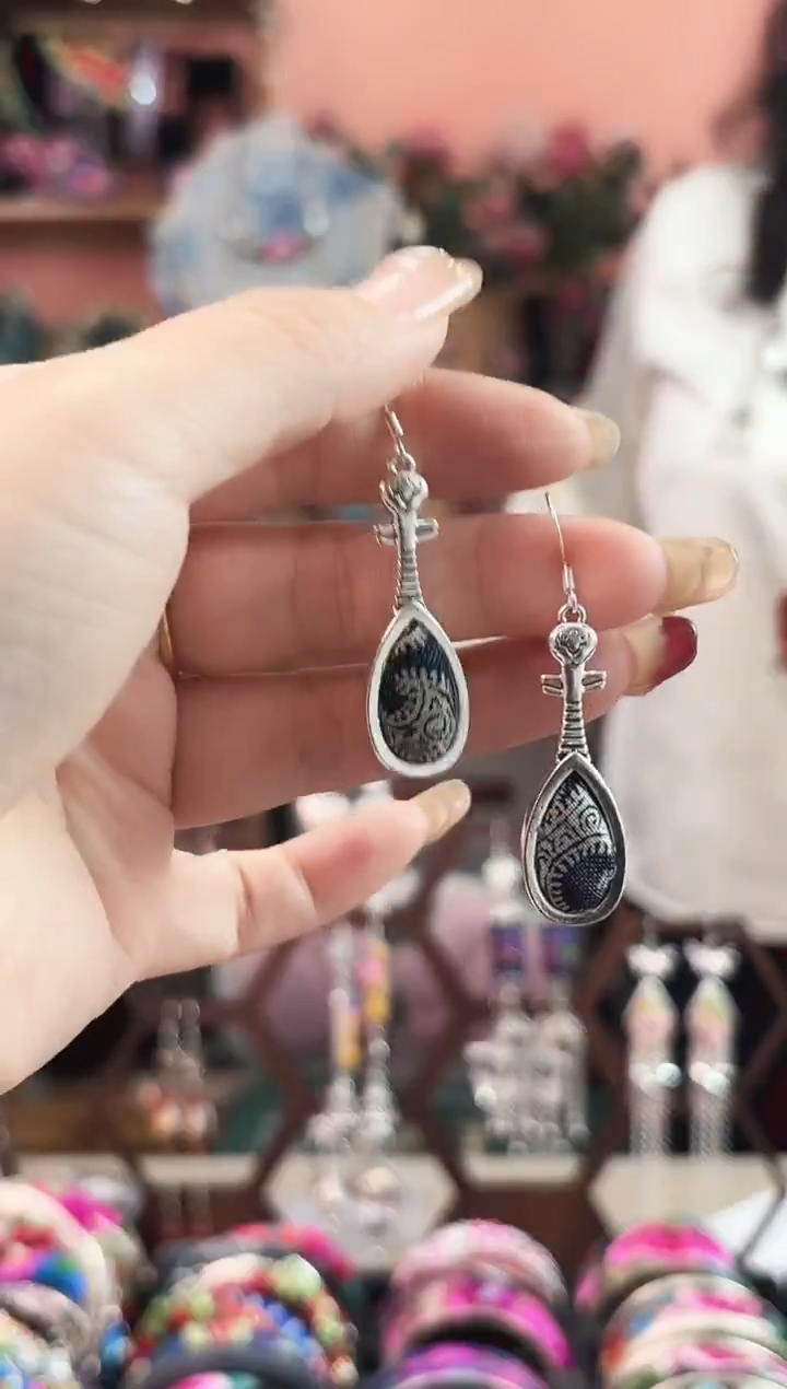 艺枝独绣手工饰品129