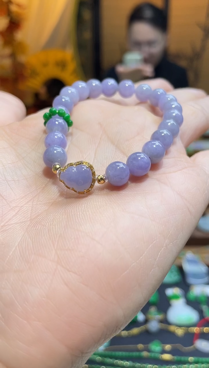 颈饰18K金镶嵌翡翠手串