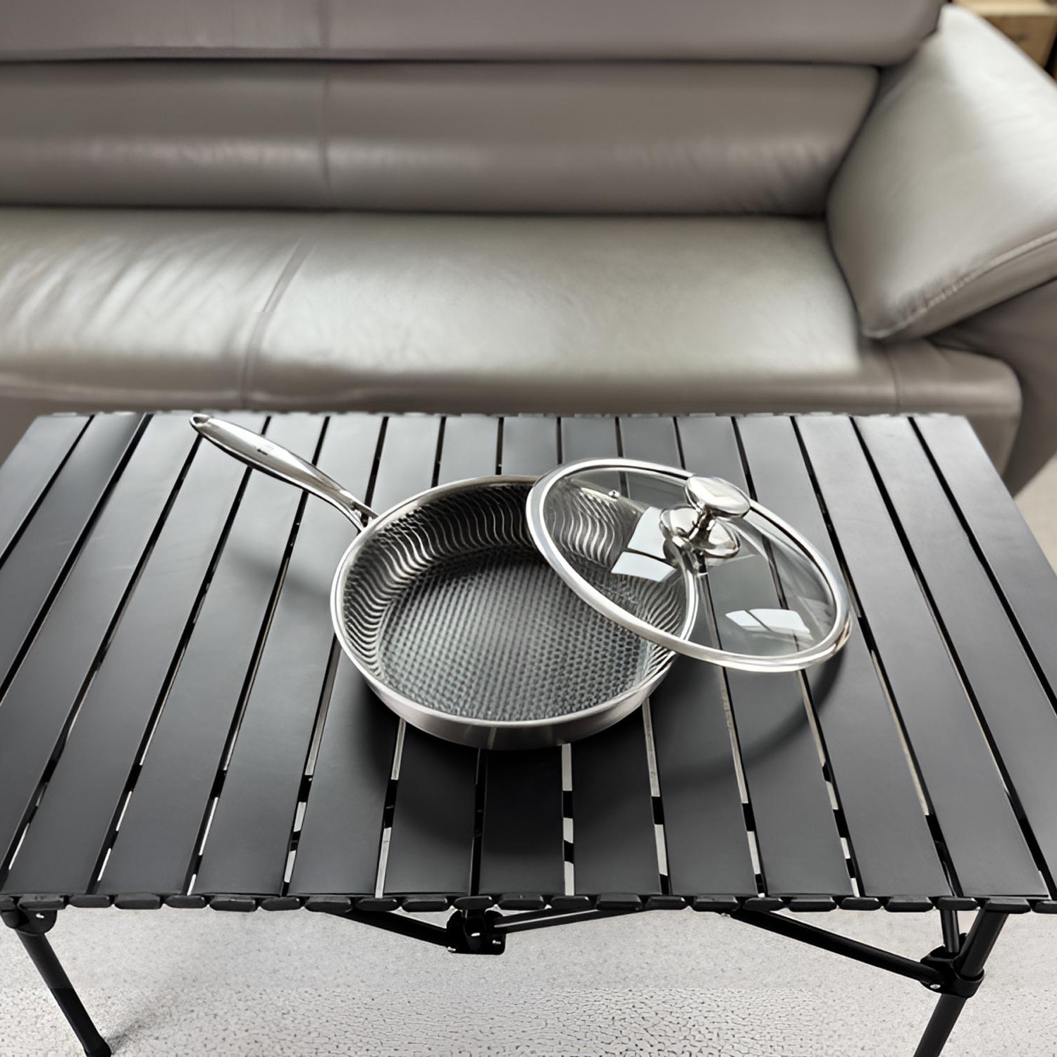 小两人__不锈钢平底不粘炒锅。