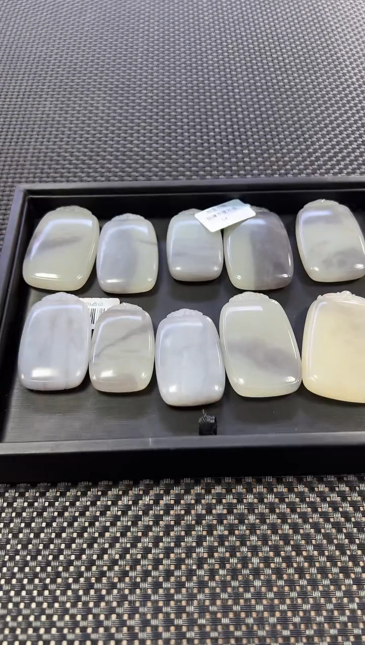 【闪购商品】和田玉挂件未镶嵌烟紫无事牌挂件（多样性发一件）