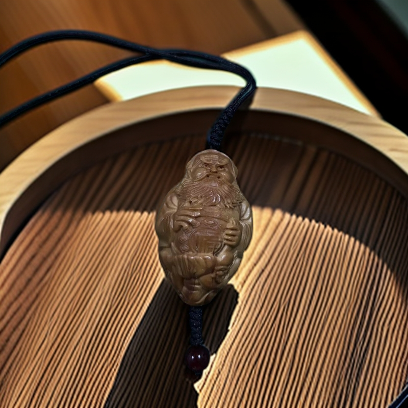 橄榄核核雕钟馗   