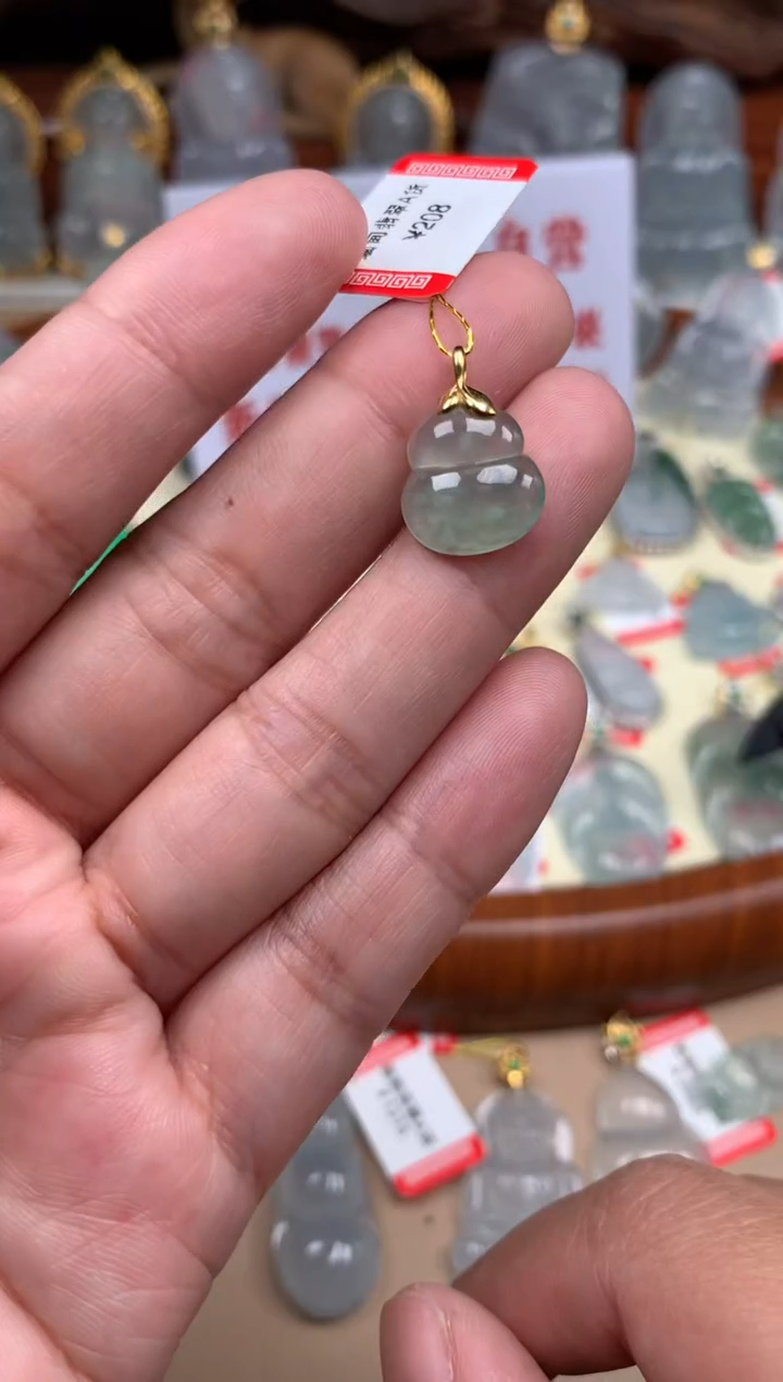 【闪购商品】翡翠颈饰18K金镶嵌葫芦