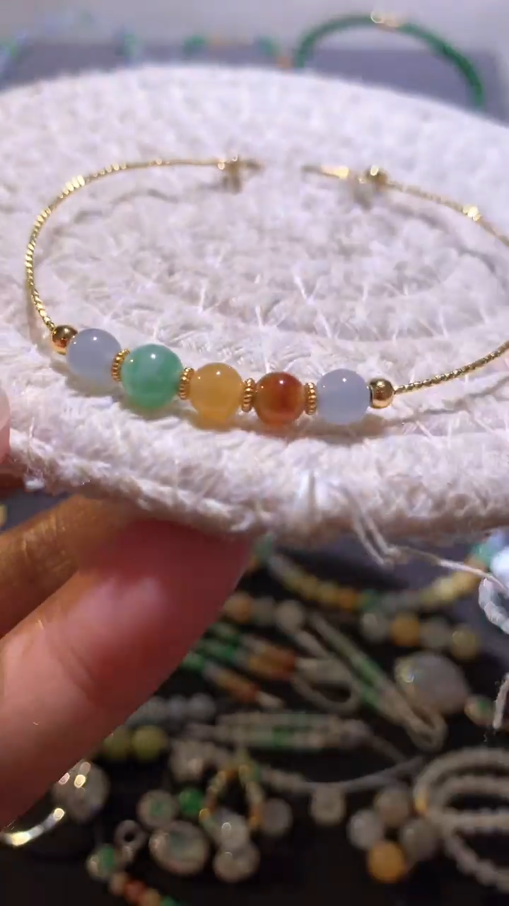 【闪购商品】翡翠颈饰未镶嵌卡五手镯款