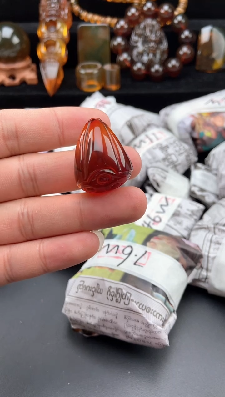 【闪购商品】琥珀颈饰未镶嵌血珀莲蓬吊坠